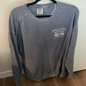 beautiful blue crewneck!!! good condition
